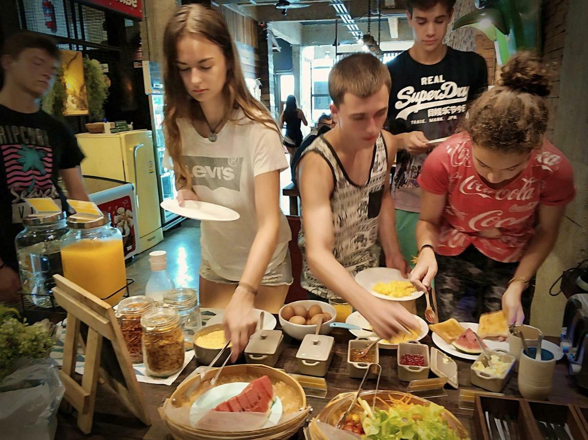 Suneta Hostel Chiangmai Chiang Mai Zewnętrze zdjęcie